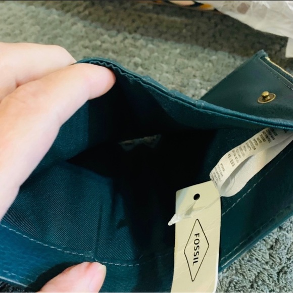 Fossil Shelby Mini Multi Wallet - Picture 7 of 7